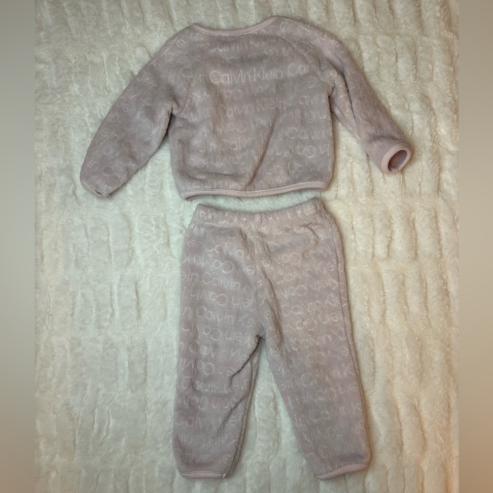 Calvin Klein Soft Pink Debossed Logo Sherpa Sweatsuit Matching Set Size 6/9M - Picture 8 of 11